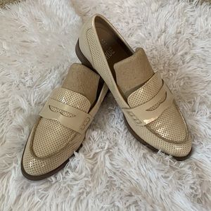 Jane and the shoe loafers